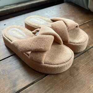 Aerie Terry Cloth Chunky Flip Flops